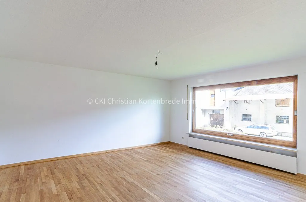 Immobilienangebot - Bobingen - Alle - Großzügige, ebenerdige Gewerbefläche in Bobingen - ideal für Kanzlei, Ing.-Büro, Personalwohnheim