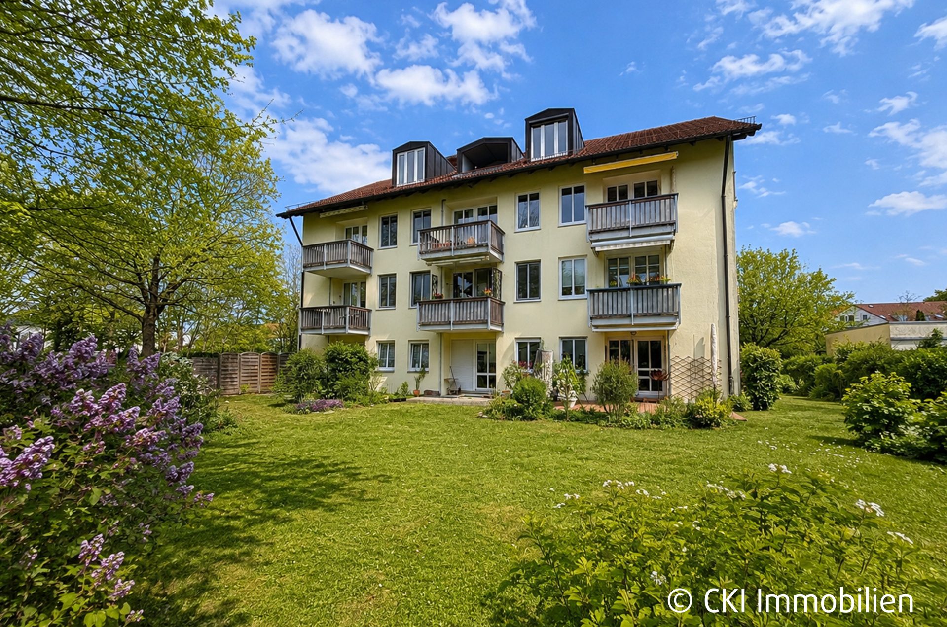 Immobilienangebot - Höhenkirchen-Siegertsbrunn - Alle - Frei ab 1.8.26! 
Helle 2 Zi.-ETW mit Westbalkon 
in Höhenkirchen-Siegertsbrunn 
im Lkr. München