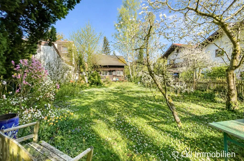 Immobilienangebot - Krailling - Grundstücke - Krailling im Würmtal
Sonniges Grundstück mit idyllischem Isartaler Holzhaus und gutem Baurecht