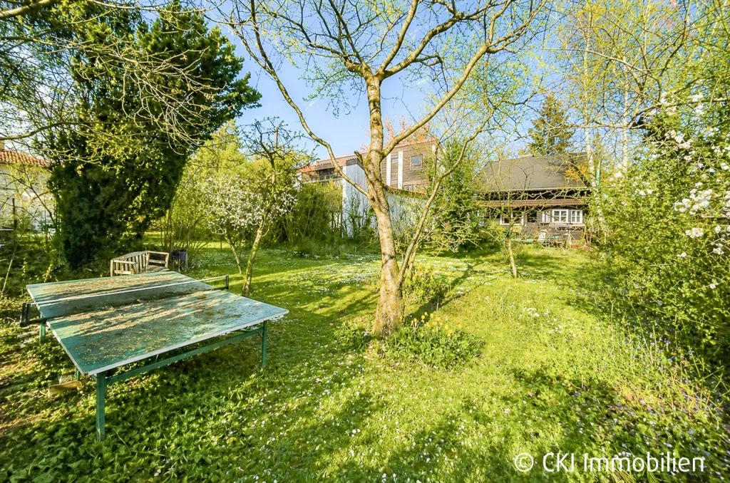Immobilienangebot - Krailling - Grundstücke - Krailling im Würmtal
Sonniges Grundstück mit idyllischem Isartaler Holzhaus und gutem Baurecht