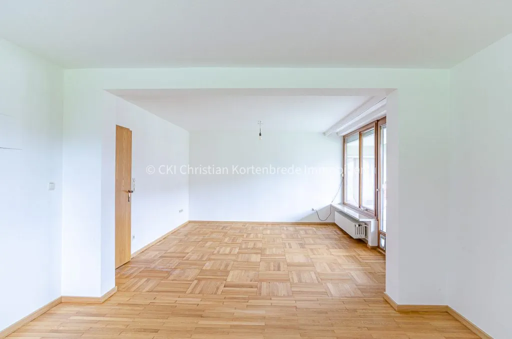 Immobilienangebot - Bobingen - Alle - Wohnen am Schloss in Bobingen! Großer Bungalow mit 7 Zimmer - viel Platz zum Leben und Arbeiten