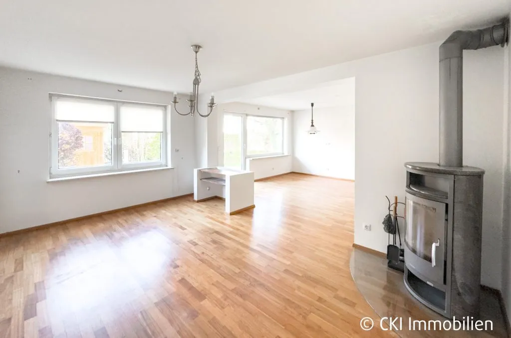 Immobilienangebot - Ottobrunn / Riemerling - Alle - Zweifamilienhaus in ruhiger Wohnlage von Riemerling mit vielfältigen Nutzungsmöglichkeiten