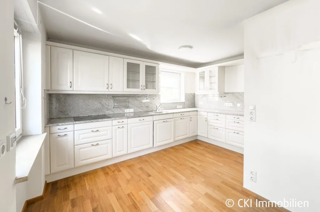 Immobilienangebot - Ottobrunn / Riemerling - Alle - Zweifamilienhaus in ruhiger Wohnlage von Riemerling mit vielfältigen Nutzungsmöglichkeiten