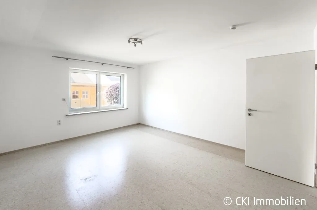 Immobilienangebot - Ottobrunn / Riemerling - Alle - Zweifamilienhaus in ruhiger Wohnlage von Riemerling mit vielfältigen Nutzungsmöglichkeiten