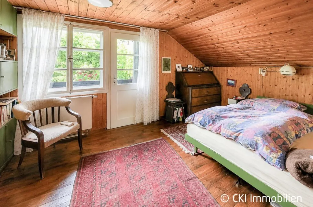 Immobilienangebot - Krailling - Alle - Krailling im Würmtal - Charmantes Isartaler Holzhaus auf sonnigem Südwest-Grundstück mit Potenzial
