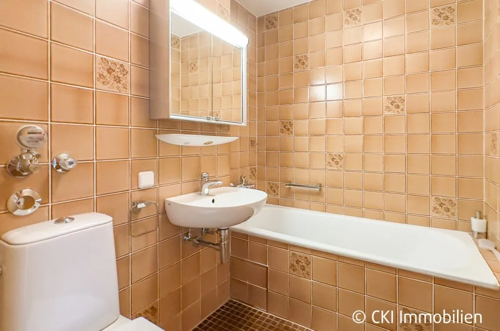 Immobilienangebot - München - Alle - München-Laim! Freie 2-Zi.-Wohnung mit Ostbalkon in U-Bahn-Nähe