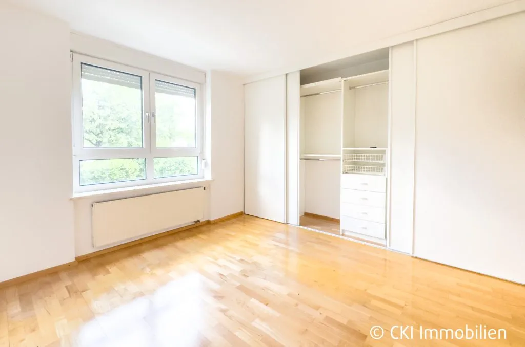 Immobilienangebot - München - Alle - München-Pasing! Freie 2 Zi.-ETW mit
Terrasse und kleinem Garten
in ruhiger Lage