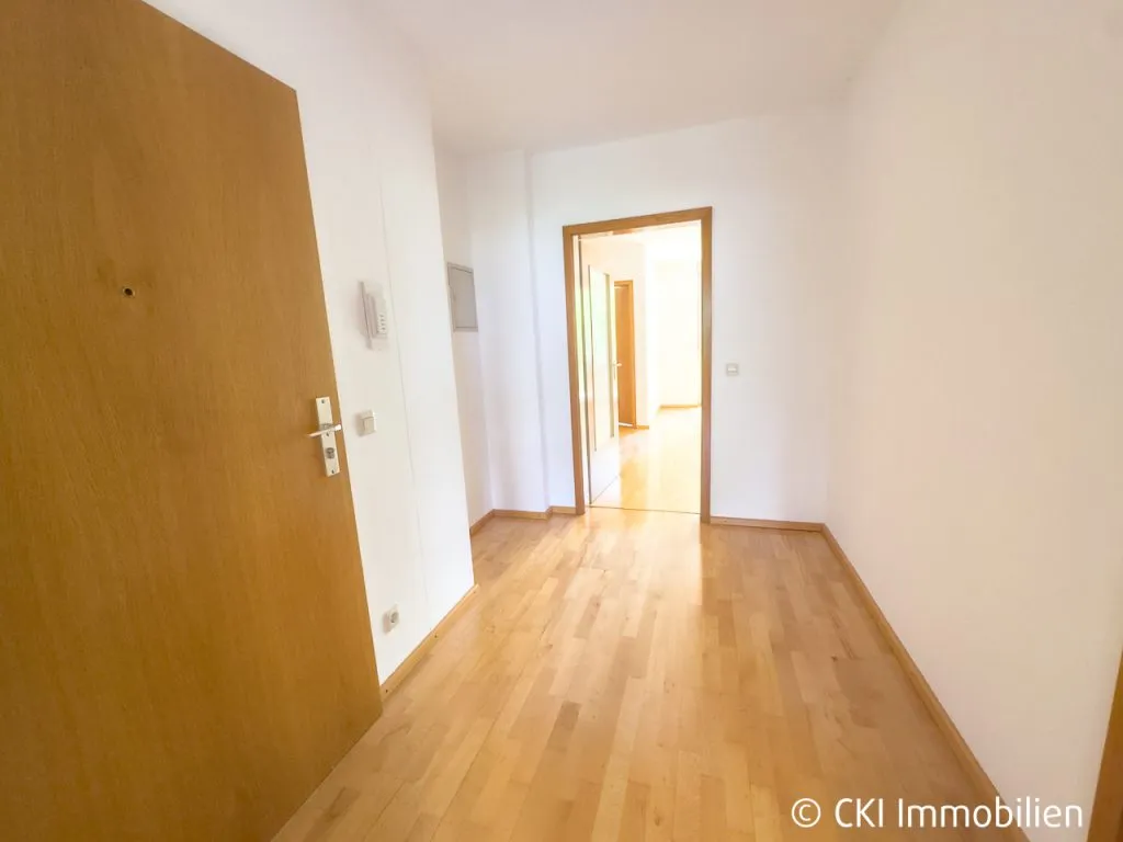 Immobilienangebot - München - Alle - München-Pasing! Freie 2 Zi.-ETW mit
Terrasse und kleinem Garten
in ruhiger Lage
