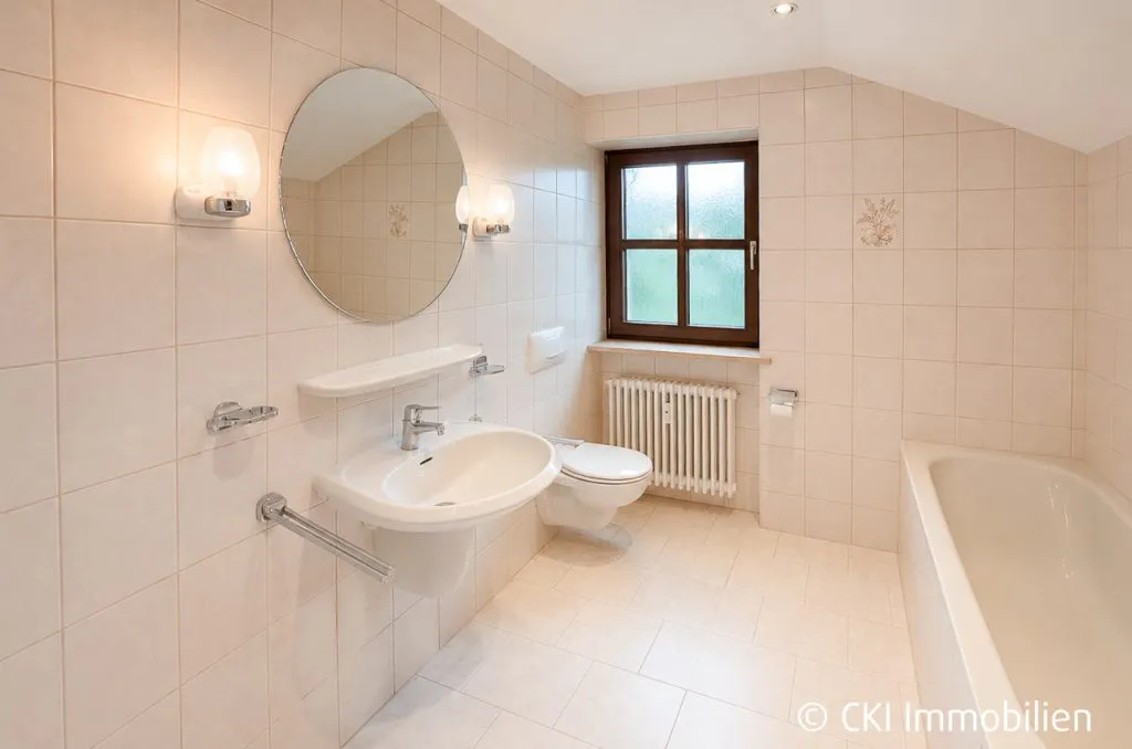 Immobilienangebot - Münsing - Alle - Nähe Starnberger See! Wohnhaus mit 2 vermieteten Wohneinheiten auf großem, sonnigen Grundstück