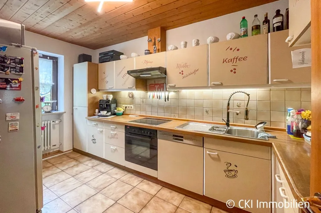 Immobilienangebot - Münsing - Alle - Nähe Starnberger See! Wohnhaus mit 2 vermieteten Wohneinheiten auf großem, sonnigen Grundstück