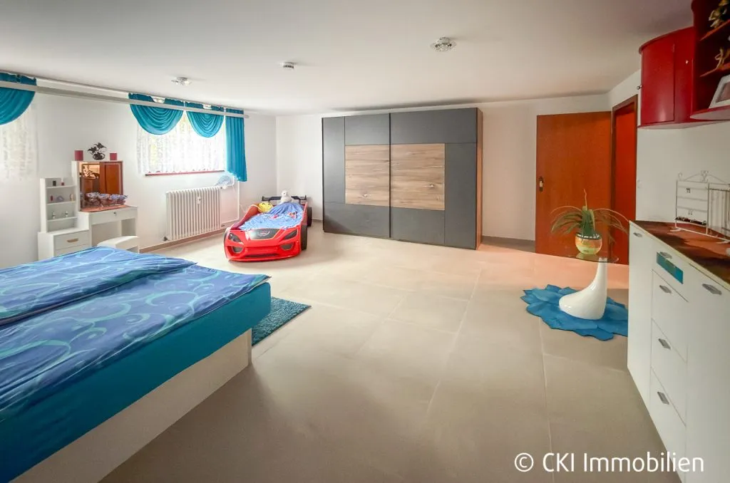 Immobilienangebot - Münsing - Alle - Nähe Starnberger See! Wohnhaus mit 2 vermieteten Wohneinheiten auf großem, sonnigen Grundstück