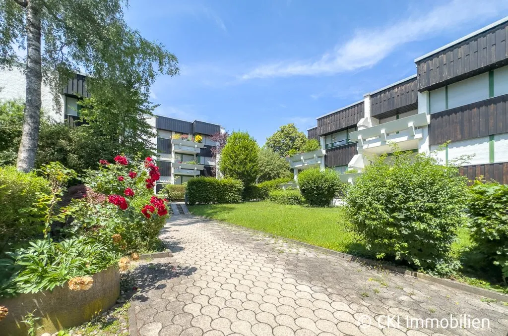Immobilienangebot - Starnberg - Alle - Starnberg-Söcking! 
Freie 2 Zi.-ETW in ruhiger Lage
mit großem Südbalkon und Schwimmbad