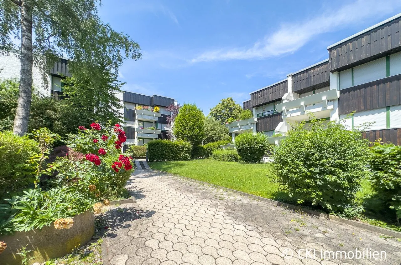 Immobilienangebot - Starnberg - Alle - Starnberg-Söcking! 
Freie 2 Zi.-ETW in ruhiger Lage
mit großem Südbalkon und Schwimmbad