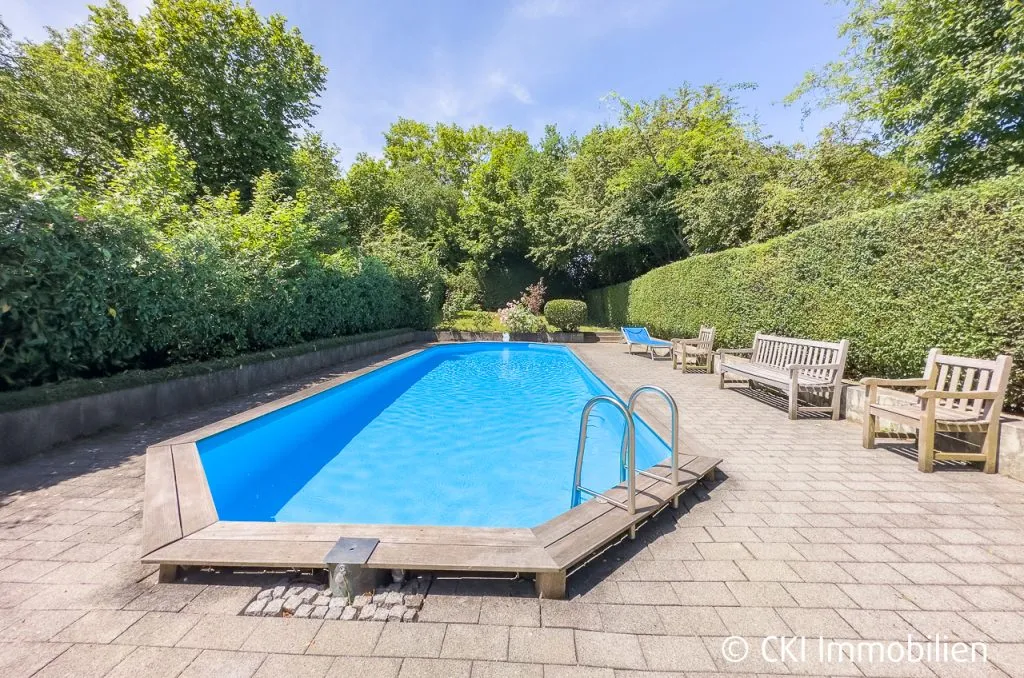 Immobilienangebot - Starnberg - Alle - Starnberg-Söcking! 
Freie 2 Zi.-ETW in ruhiger Lage
mit großem Südbalkon und Schwimmbad