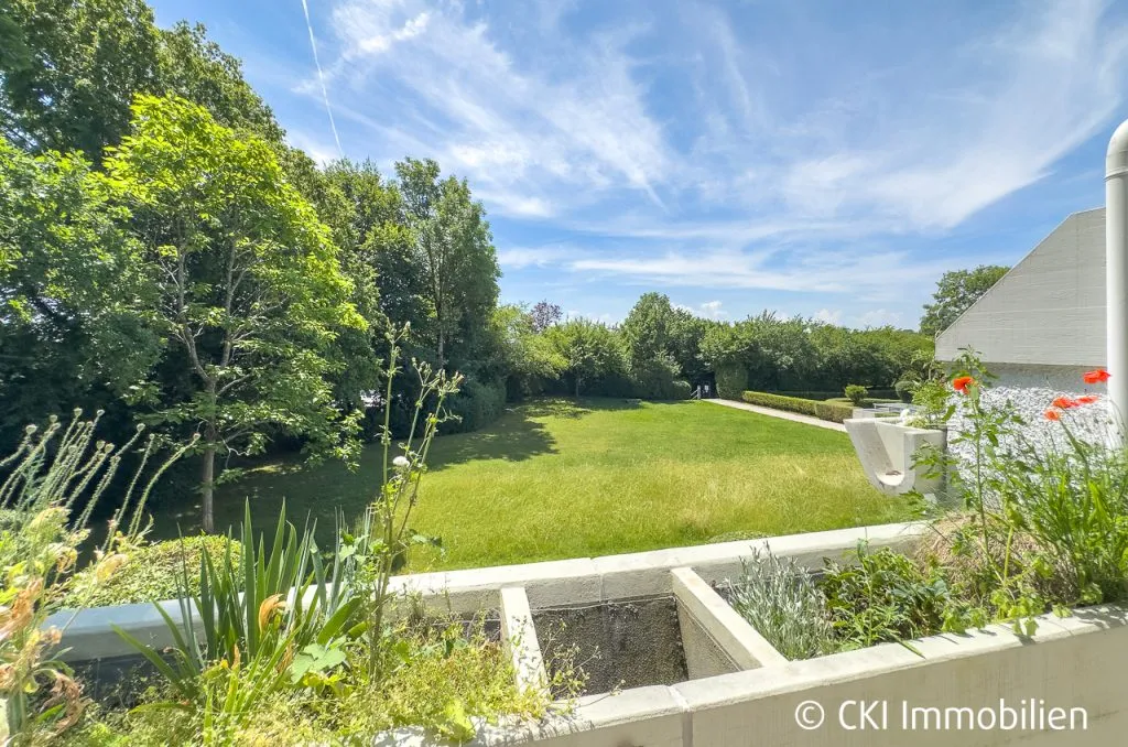 Immobilienangebot - Starnberg - Alle - Starnberg-Söcking! 
Freie 2 Zi.-ETW in ruhiger Lage
mit großem Südbalkon und Schwimmbad