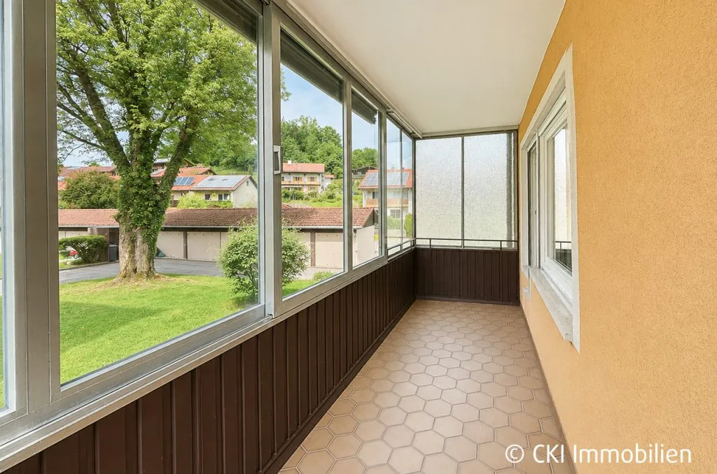 Immobilienangebot - Siegsdorf - Alle - Siegsdorf nahe Chiemsee!
Gepflegte 3-Zi.-ETW auf großzügigem Grundstück in ruhiger Anliegerstraße