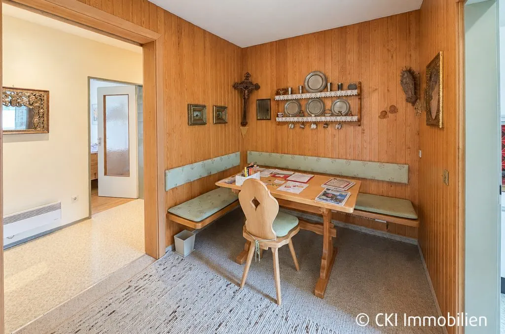 Immobilienangebot - Siegsdorf - Alle - Siegsdorf nahe Chiemsee!
Gepflegte 3-Zi.-ETW auf großzügigem Grundstück in ruhiger Anliegerstraße