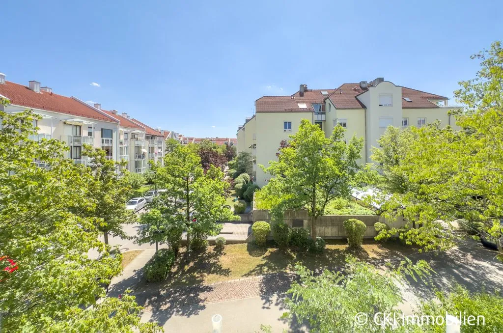 Immobilienangebot - Germering - Alle - Zentrale Lage in Germering! Freie 4 Zi.-ETW mit Südbalkon in parkähnlicher Wohnanlage