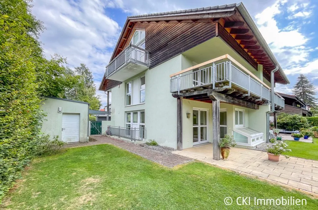 Immobilienangebot - Krailling - Alle - Krailling: Großzügige DHH mit Dachstudio, Hobbyraum & großem Grundstück – provisionsfrei für Käufer