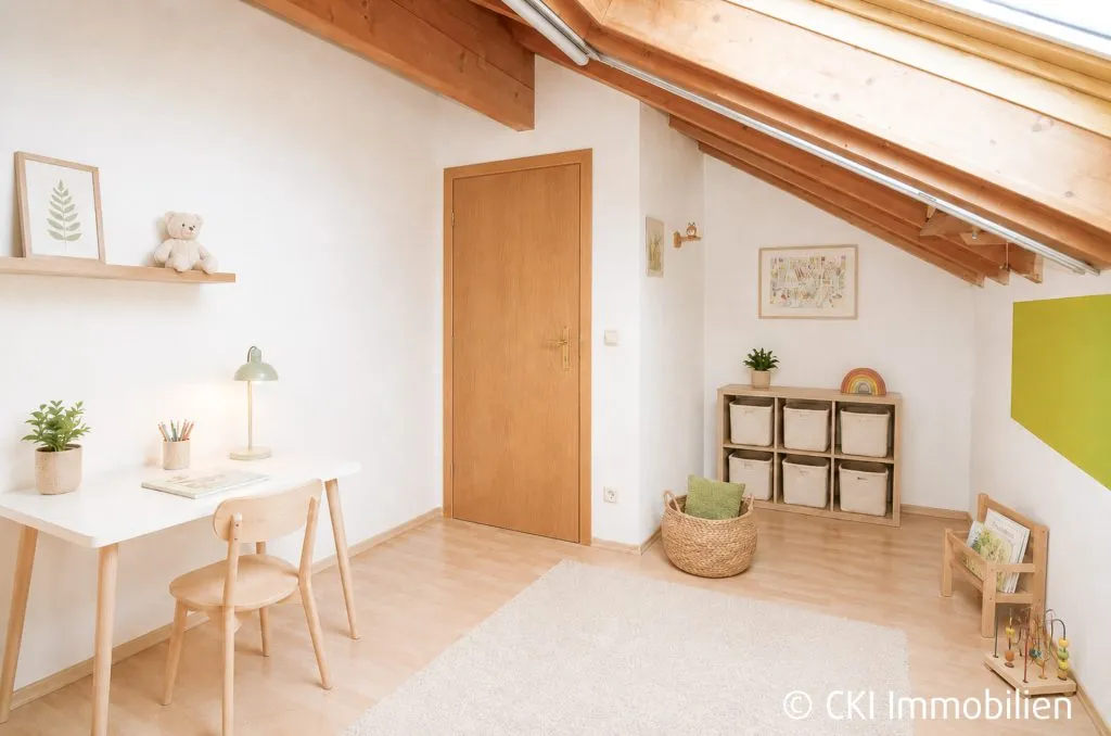 Immobilienangebot - Weßling - Alle - Ländlich Wohnen in Hochstadt 
4 Zi.-DG-Wohnung mit Südbalkon und freiem Blick