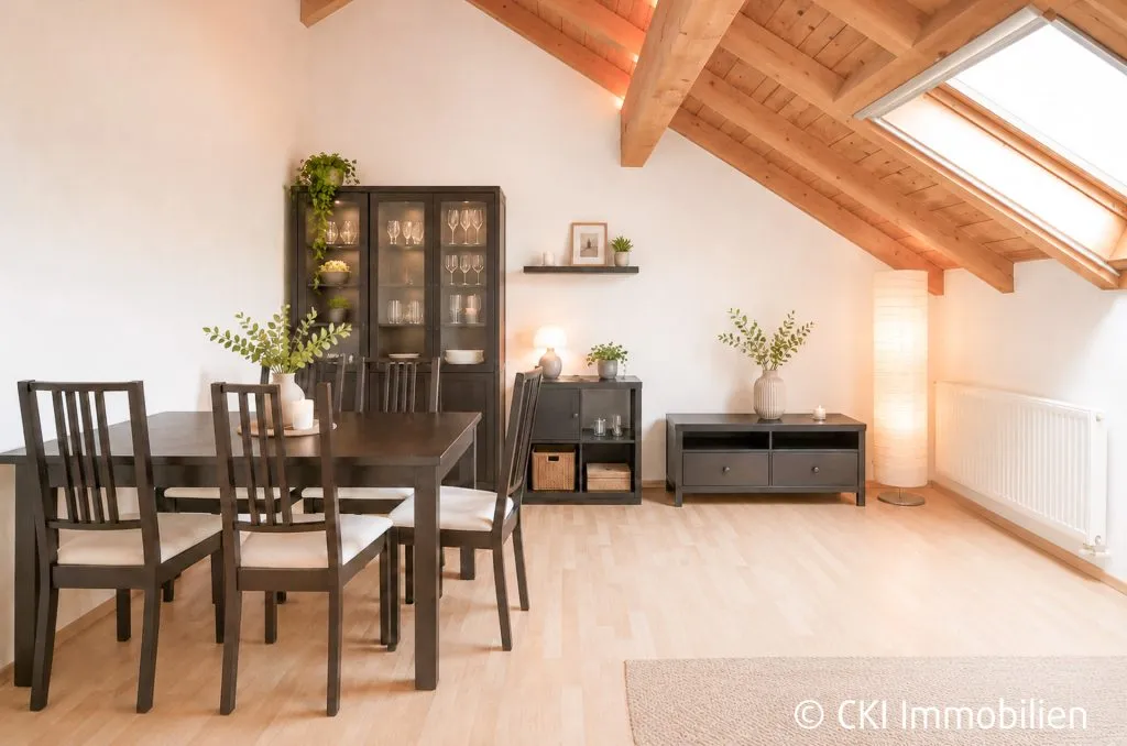 Immobilienangebot - Weßling - Alle - Ländlich Wohnen in Hochstadt 
4 Zi.-DG-Wohnung mit Südbalkon und freiem Blick