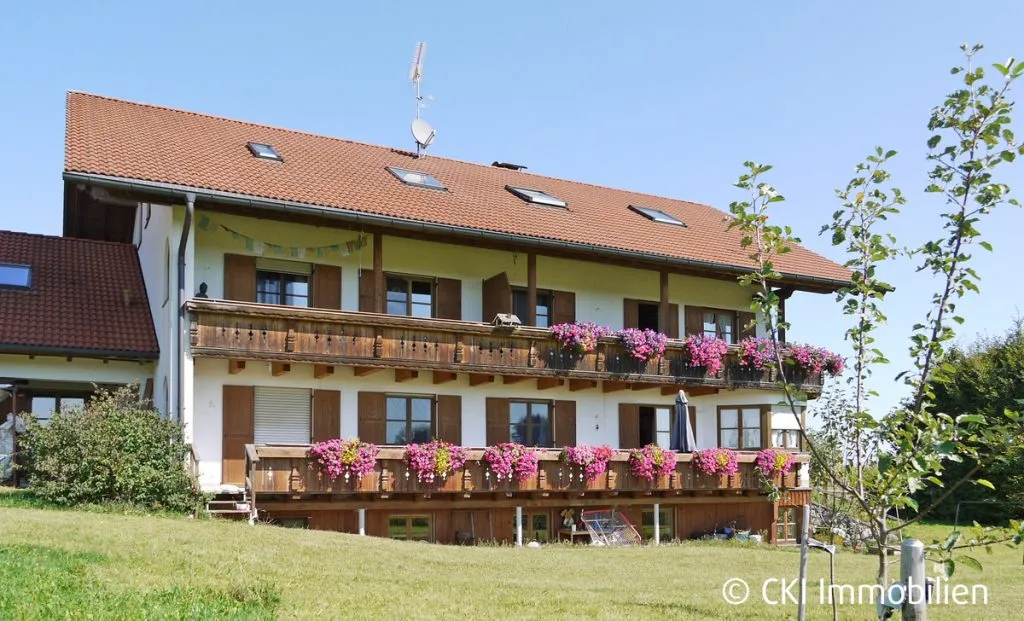Immobilienangebot - Weßling - Alle - Ländlich Wohnen ohne Infrastruktur in Hochstadt -
4 Zi.-DG-Wohnung mit Südbalkon und freiem Blick