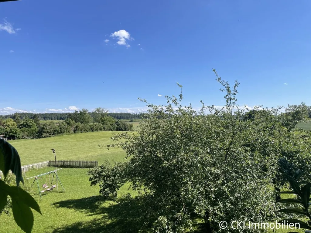 Immobilienangebot - Weßling - Alle - Ländlich Wohnen ohne Infrastruktur in Hochstadt -
4 Zi.-DG-Wohnung mit Südbalkon und freiem Blick