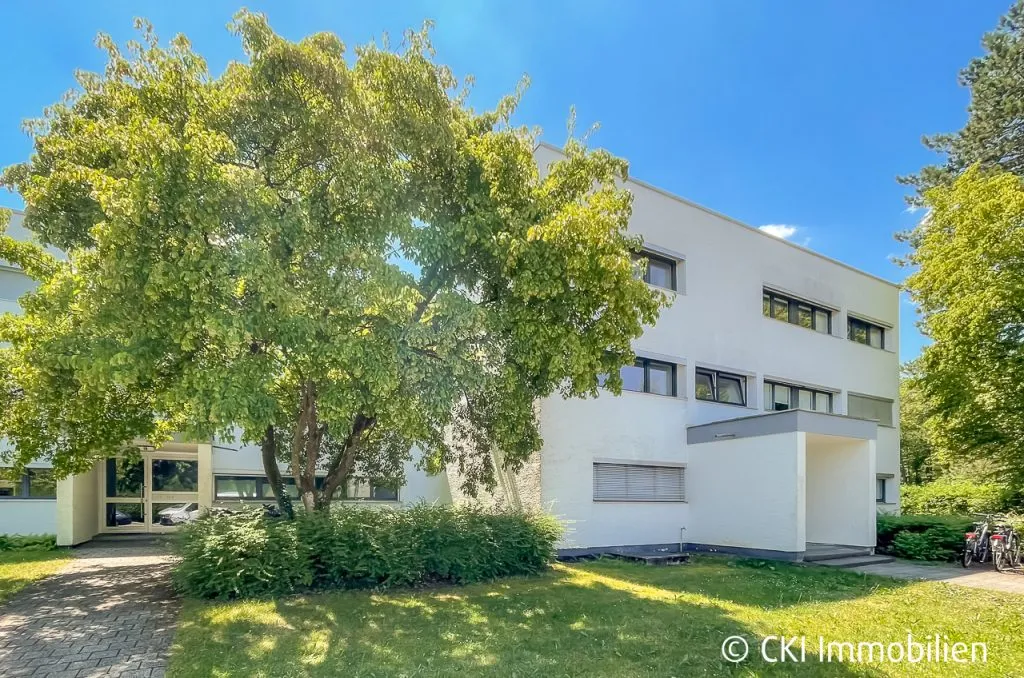 Immobilienangebot - Krailling - Alle - Provisionsfrei für Käufer!
Moderne 3 Zi.-ETW mit Südloggia in sehr ruhiger Ortsrandlage in Krailling