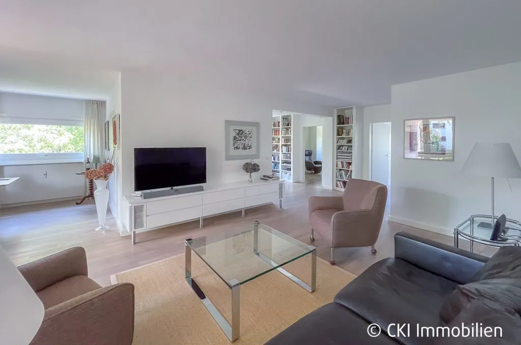 Immobilienangebot - Krailling - Alle - Provisionsfrei für Käufer!
Moderne 3 Zi.-ETW mit Südloggia in sehr ruhiger Ortsrandlage in Krailling