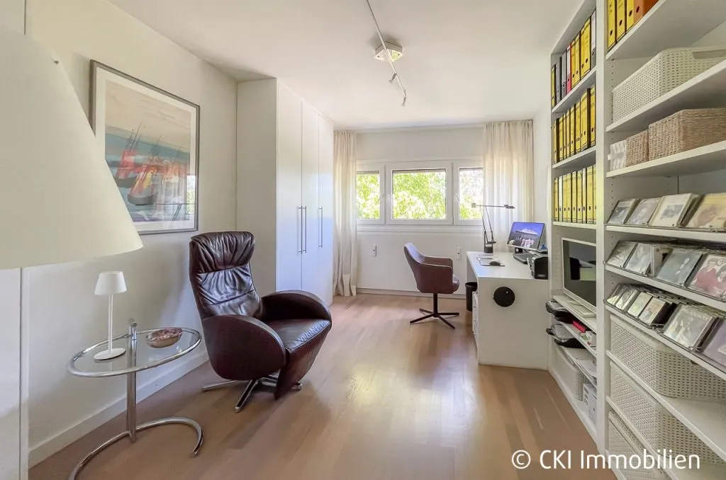 Immobilienangebot - Krailling - Alle - Provisionsfrei für Käufer!
Moderne 3 Zi.-ETW mit Südloggia in sehr ruhiger Ortsrandlage in Krailling