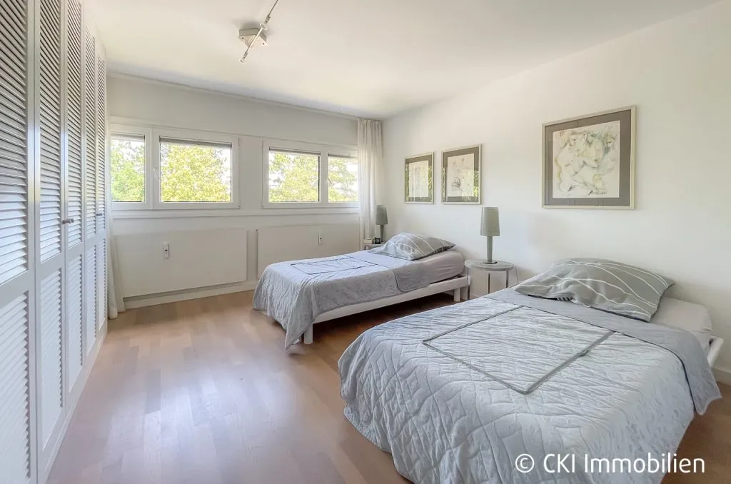 Immobilienangebot - Krailling - Alle - Provisionsfrei für Käufer!
Moderne 3 Zi.-ETW mit Südloggia in sehr ruhiger Ortsrandlage in Krailling