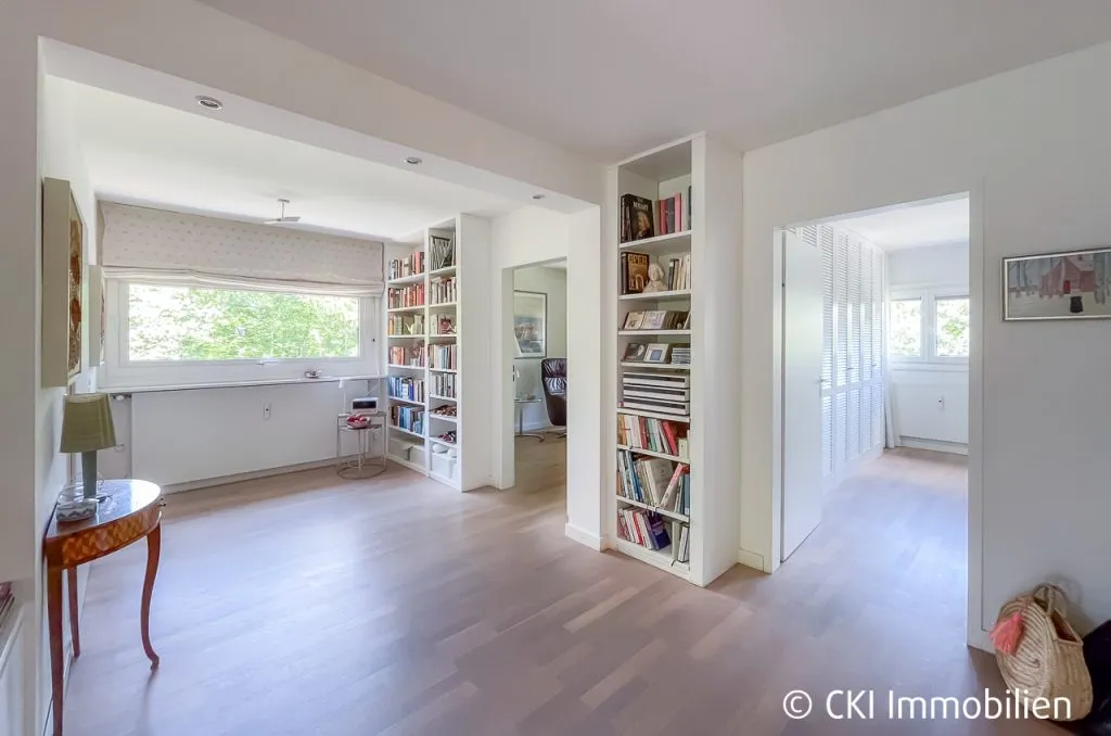 Immobilienangebot - Krailling - Alle - Provisionsfrei für Käufer!
Moderne 3 Zi.-ETW mit Südloggia in sehr ruhiger Ortsrandlage in Krailling