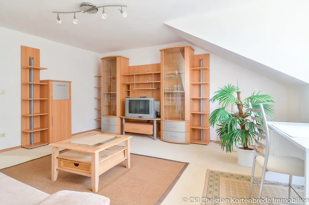 Immobilienangebot - Puchheim - Alle - Wochenendheimfahrer gesucht! Möblierte 2,5 Zi.-DG-Wohnung in Puchheim