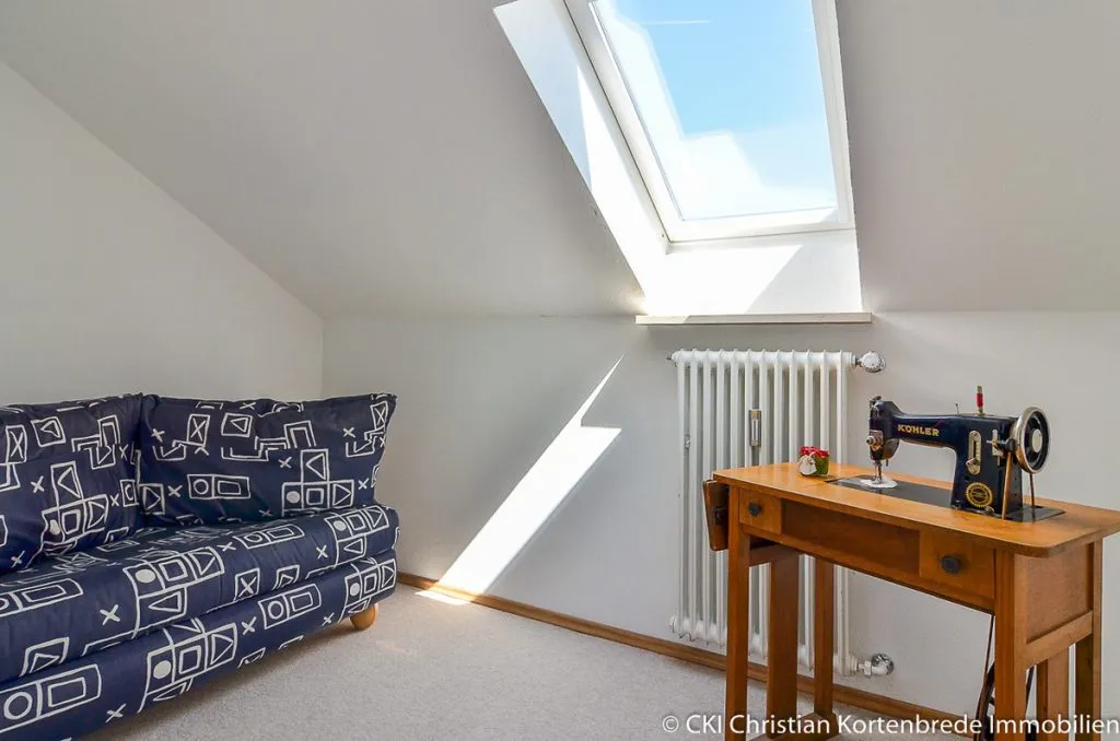 Immobilienangebot - Puchheim - Alle - Wochenendheimfahrer gesucht! Möblierte 2,5 Zi.-DG-Wohnung in Puchheim