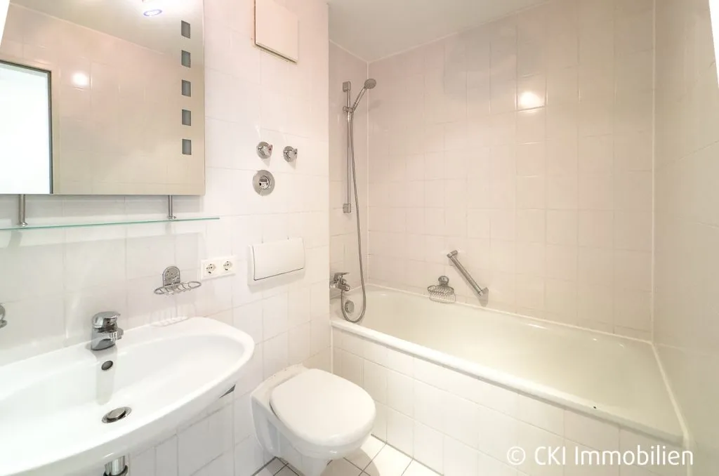 Immobilienangebot - Höhenkirchen-Siegertsbrunn - Alle - Ruhig gelegene 2 Zi.-ETW 
mit Westbalkon 
in Höhenkirchen-Siegertsbrunn
