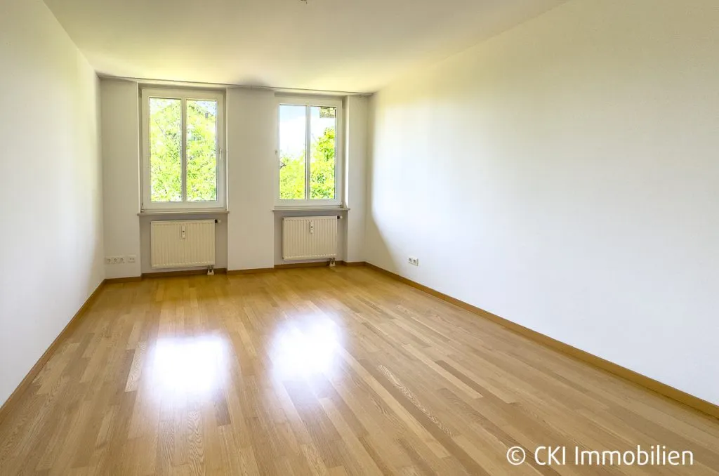 Immobilienangebot - Höhenkirchen-Siegertsbrunn - Alle - Ruhig gelegene 2 Zi.-ETW 
mit Westbalkon 
in Höhenkirchen-Siegertsbrunn