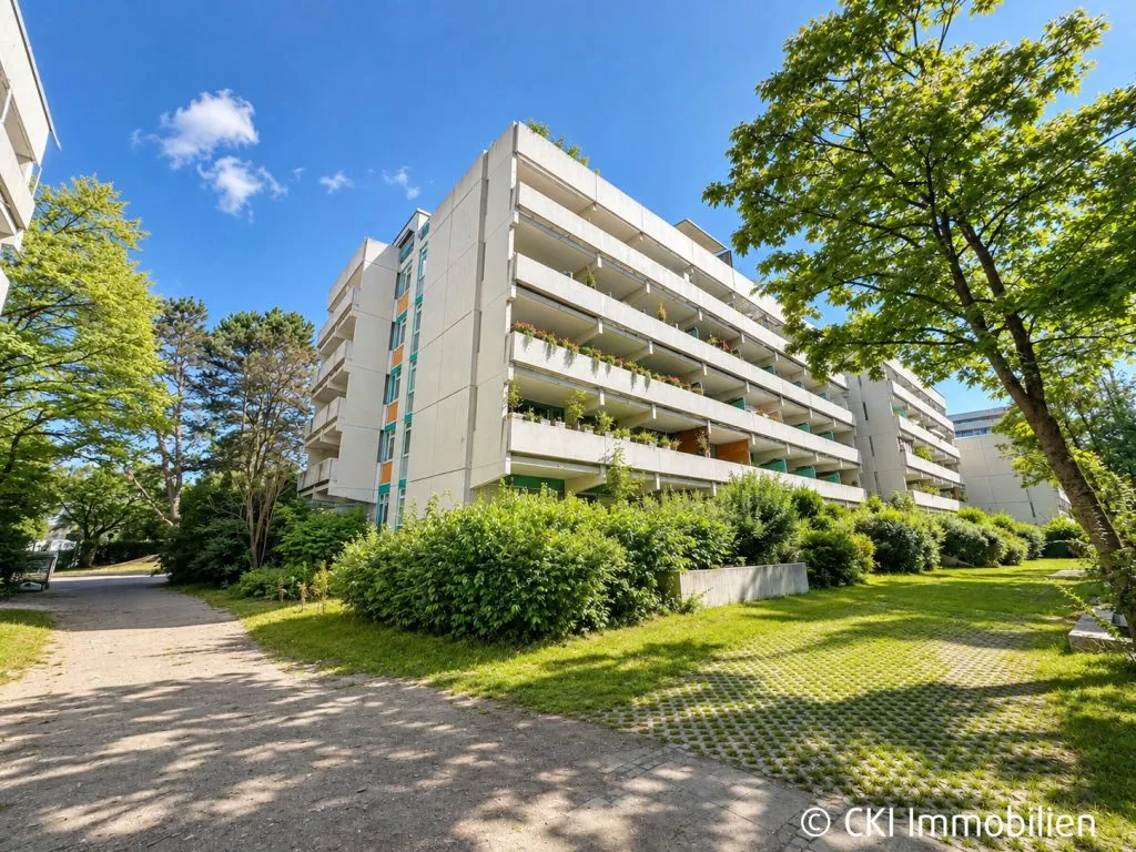 Immobilienangebot - München - Alle - 3 Zi.-ETW mit 2 Balkonen und 
viel Potenzial in Mü.-Sendling!