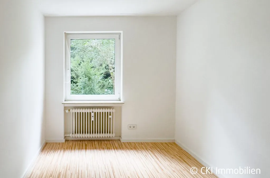Immobilienangebot - Krailling - Alle - Krailling im Würmtal!
Freie 3 Zi.-EG-Wohnung mit Südostloggia