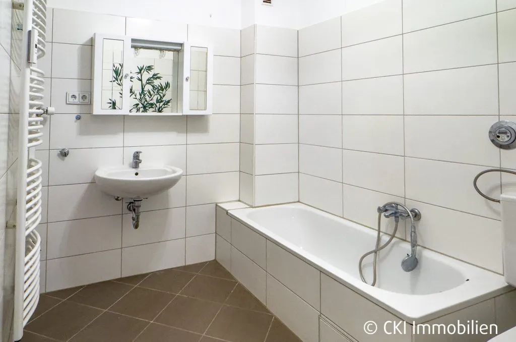 Immobilienangebot - Krailling - Alle - Krailling im Würmtal!
Freie 3 Zi.-EG-Wohnung mit Südostloggia