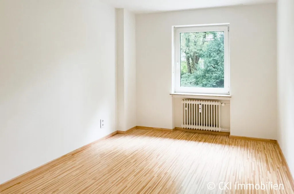 Immobilienangebot - Krailling - Alle - Krailling im Würmtal!
Freie 3 Zi.-EG-Wohnung mit Südostloggia
