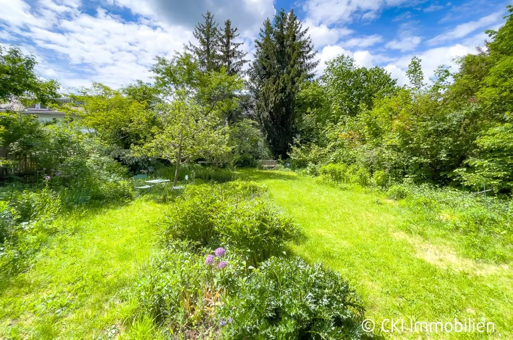 Immobilienangebot - Krailling - Alle - Krailling im Würmtal - Charmantes Isartaler Holzhaus auf sonnigem Südwest-Grundstück mit Potenzial