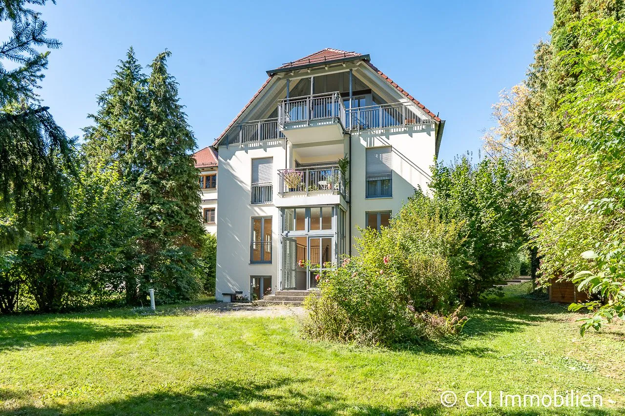 Immobilienangebot - Krailling - Alle - Großzügige Maisonette-Wohnung mit zwei taghellen Hobbyräumen und Zugang zur Würm in Krailling