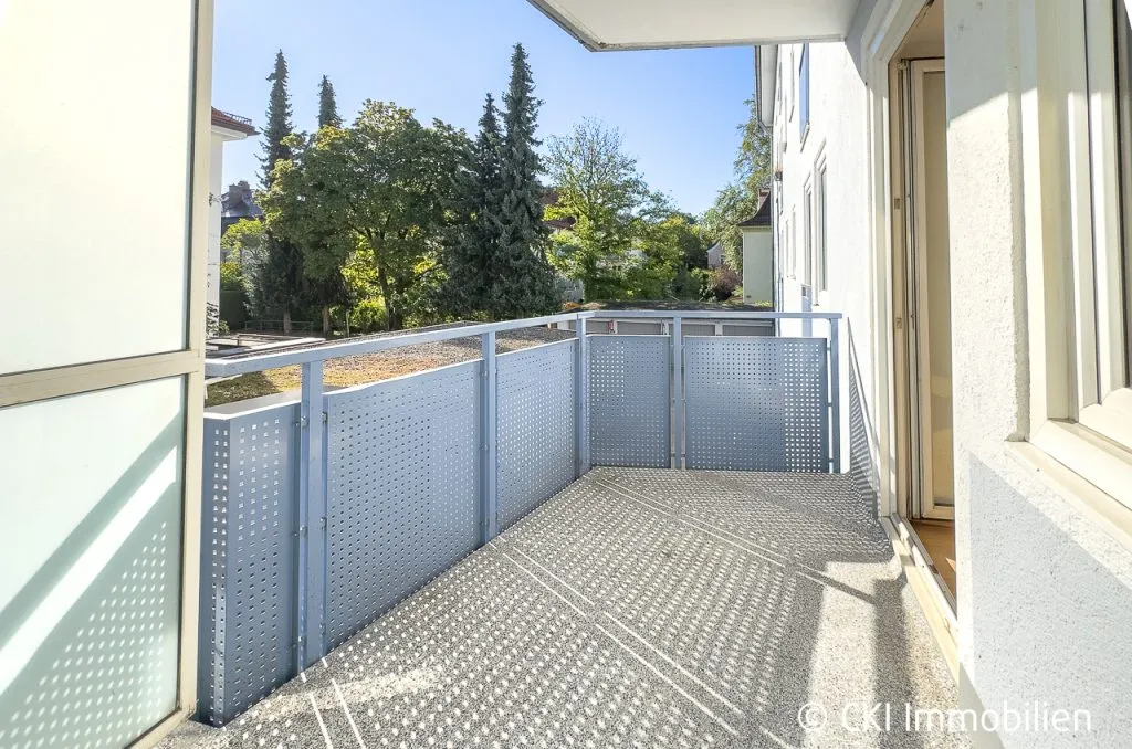 Immobilienangebot - München - Alle - München-Laim! 
Freie, renovierungsbedürftige
3 Zi.-Wohnung mit Ostbalkon