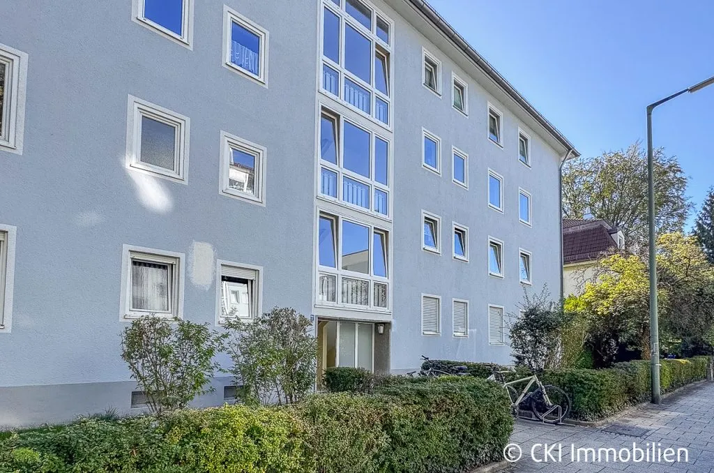 Immobilienangebot - München - Alle - München-Laim! 
Freie, renovierungsbedürftige
3 Zi.-Wohnung mit Ostbalkon