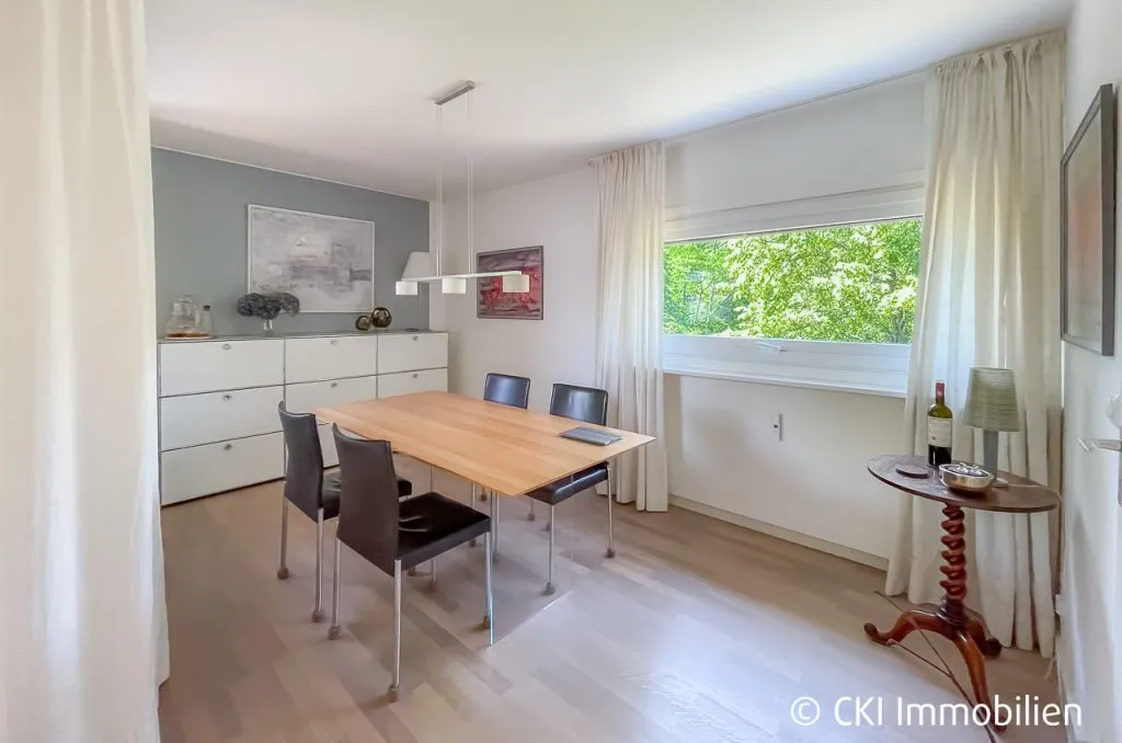 Immobilienangebot - Krailling - Alle - Provisionsfrei für Käufer!
Moderne 3 Zi.-ETW mit Südloggia in sehr ruhiger Ortsrandlage in Krailling